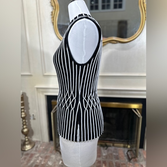 White House Black Market Graphic Knit Tank L Black White Mod Minimalist Office - Picture 4 of 8